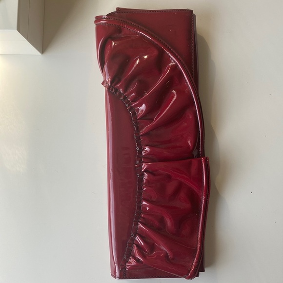 Vintage Burgundy Valentino clutch with a ruffled detail on front and back - Picture 6 of 6